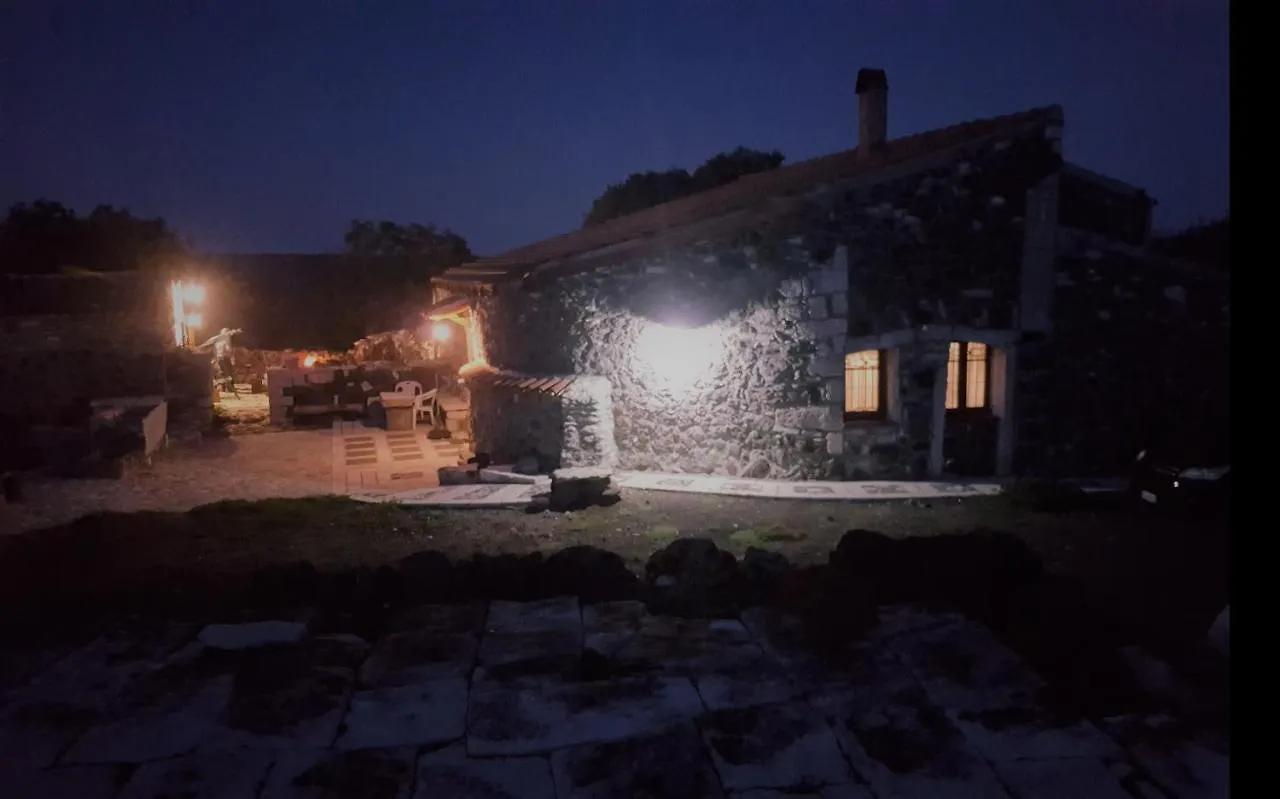 Su Montiju De Sa Falada Manna Cheremule
